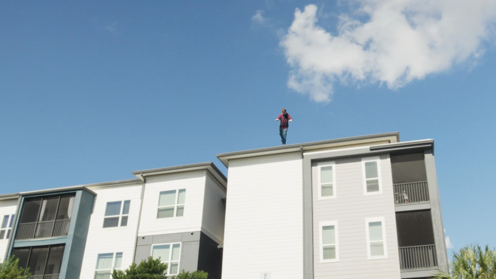 green-screen-actor-on-building